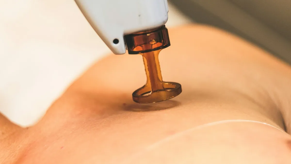 الجلدية والتجميل في دبي — مركز منهل الطبي