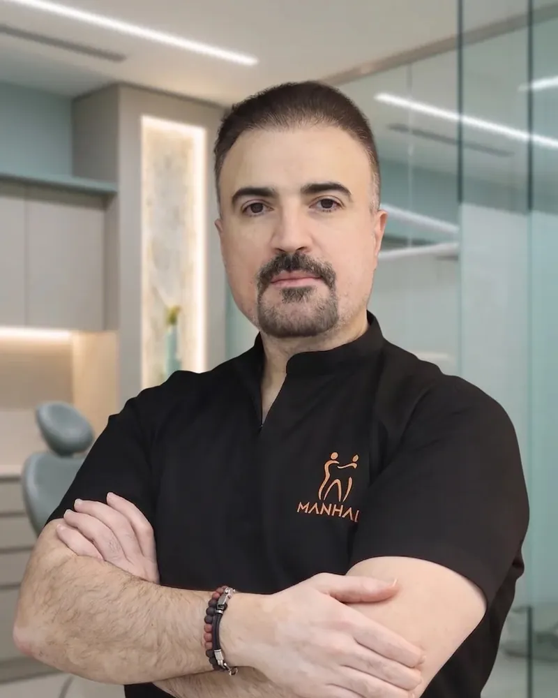 د. مؤيد باشا، استشاري تقويم الأسنان وشريك في مركز منهل الطبي دبي