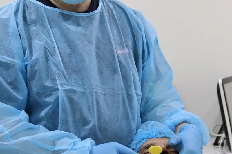 How to clean dentures — Manhal Medical Center, Dubai